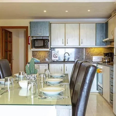 Fabulous With Views In By Renthousing Appartement Port de Pollença