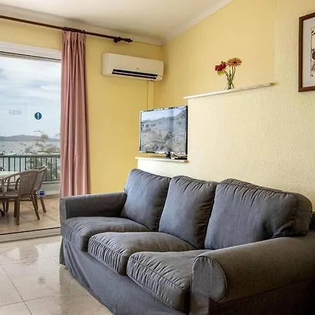 Fabulous With Views In By Renthousing Apartment *
