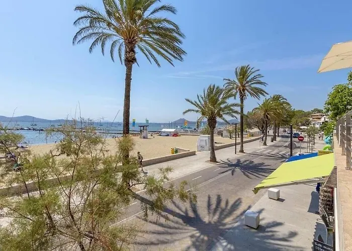 Fabulous With Views In By Renthousing شقة