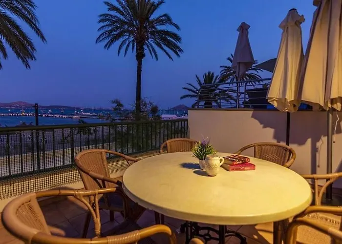 Fabulous With Views In By Renthousing Appartement *