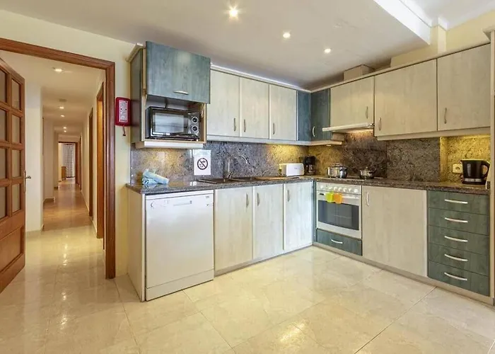 Apartmán Fabulous With Views In By Renthousing