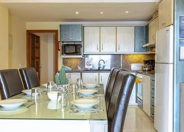 Fabulous With Views In By Renthousing Appartement Port de Pollença