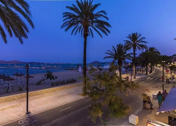 Fabulous With Views In By Renthousing Appartement